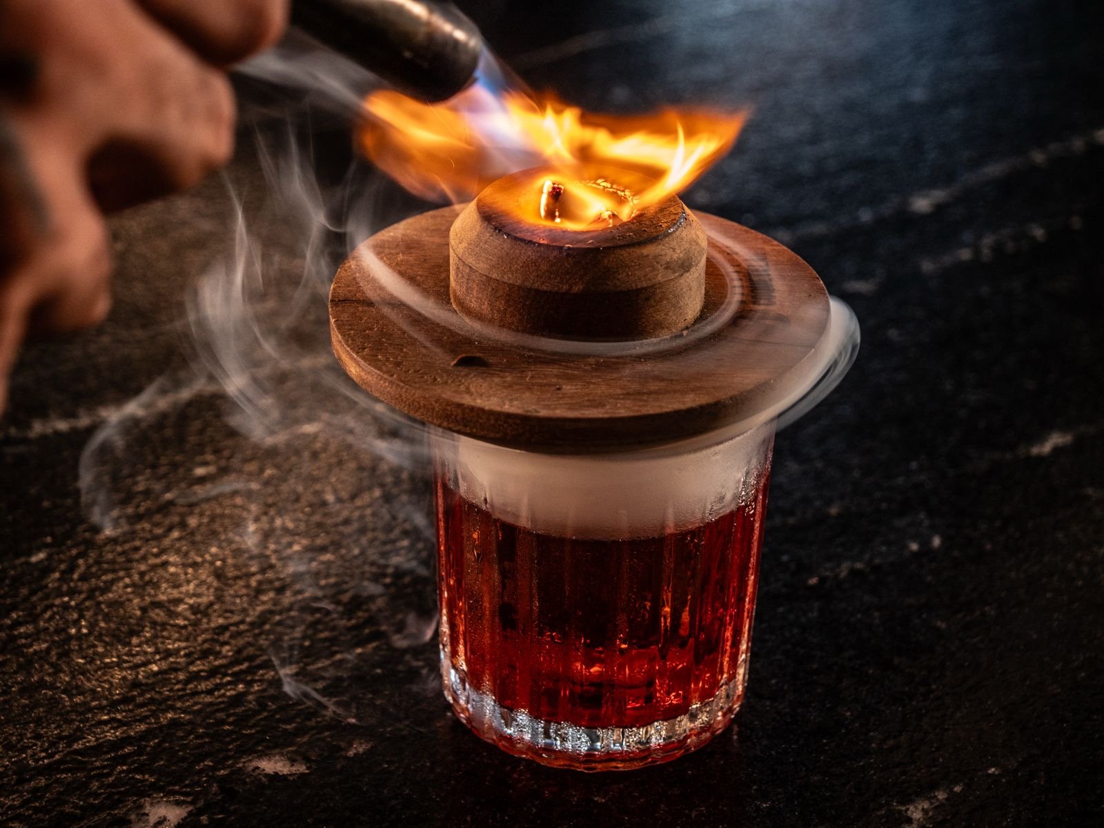 Parrileiro lança nova carta de drinks e aposta em bebidas sem álcool e sem açúcar