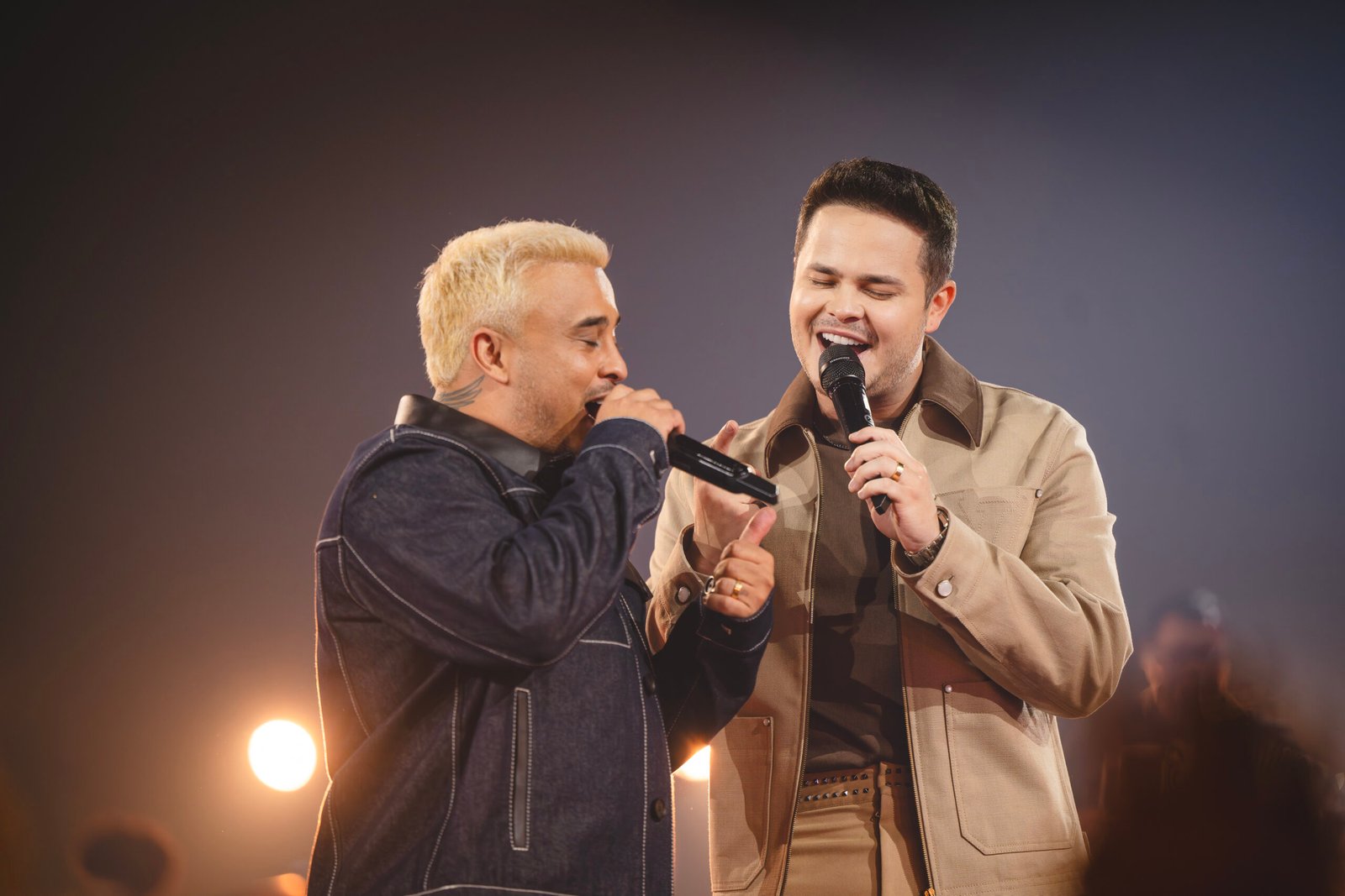 Matheus e Kauan fazem encontro virtual no Dia do Fã e emocionam admiradoras