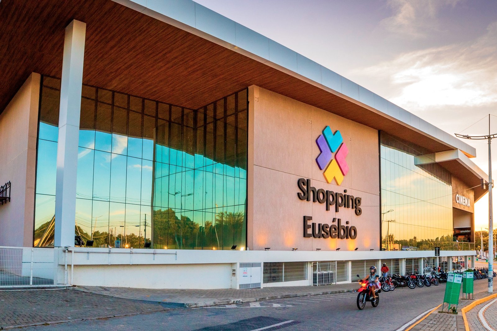 Shopping Eusébio recebe 4ª edição do Fashion Down em celebração à inclusão e diversidade