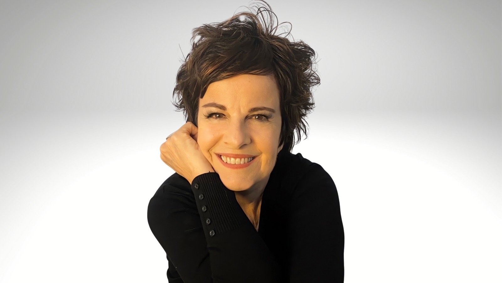 CAIXA CULTURAL FORTALEZA RECEBE LEILA PINHEIRO EM SHOW QUE CELEBRA 45 ANOS DE CARREIRA