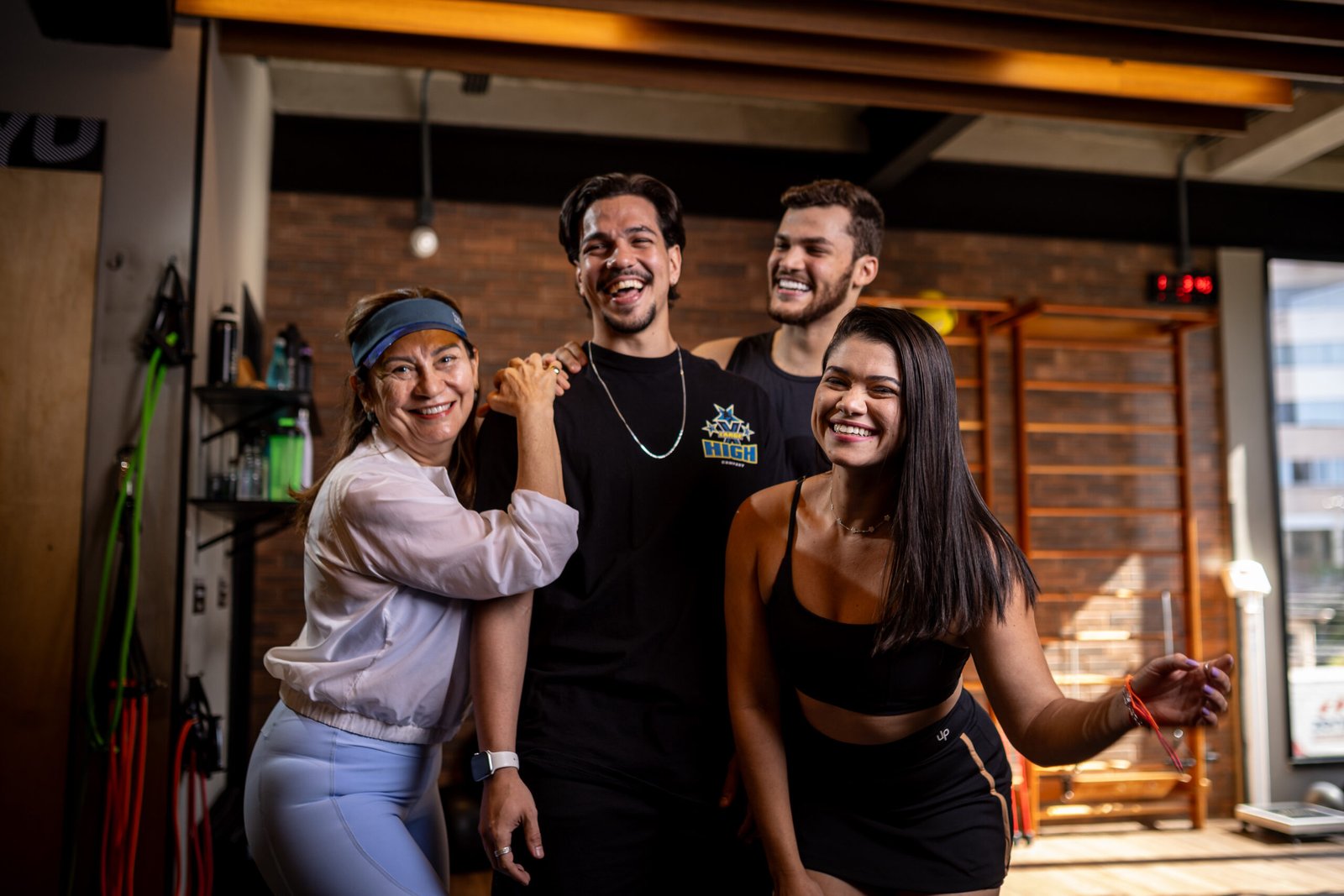 Treino em pequenos grupos se consolida como alternativa ao personal individual em academias