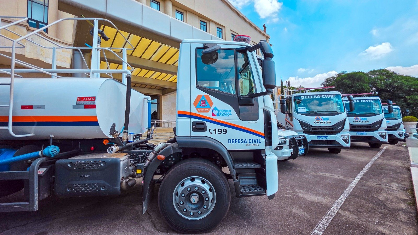 Parceria entre Defesa Civil e Fundo Social de SP viabiliza compra de 44 caminhões-pipa para municípios