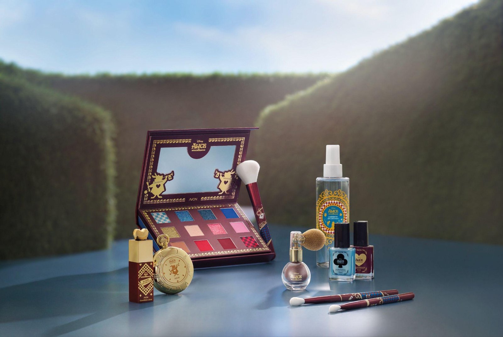 Avon lança coleção inspirada em Alice no País das Maravilhas, da Disney
