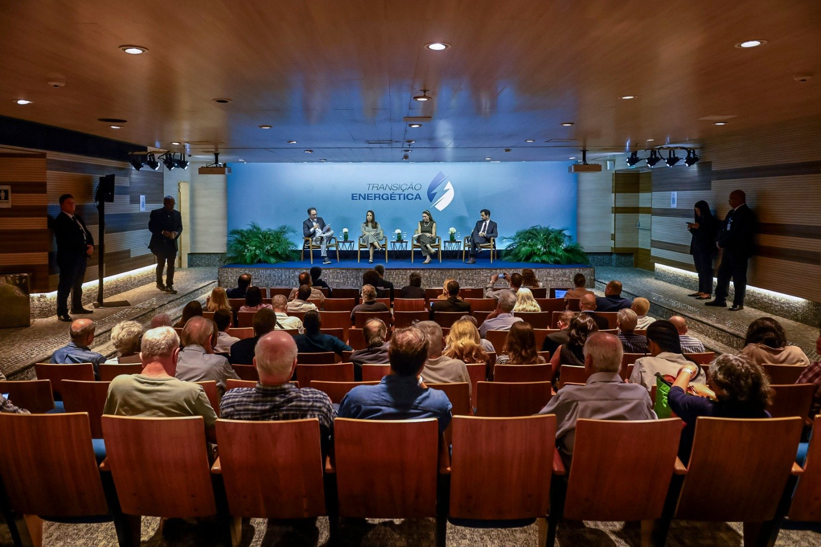 Fortaleza sedia debate sobre a consolidação do Nordeste como polo de data centers