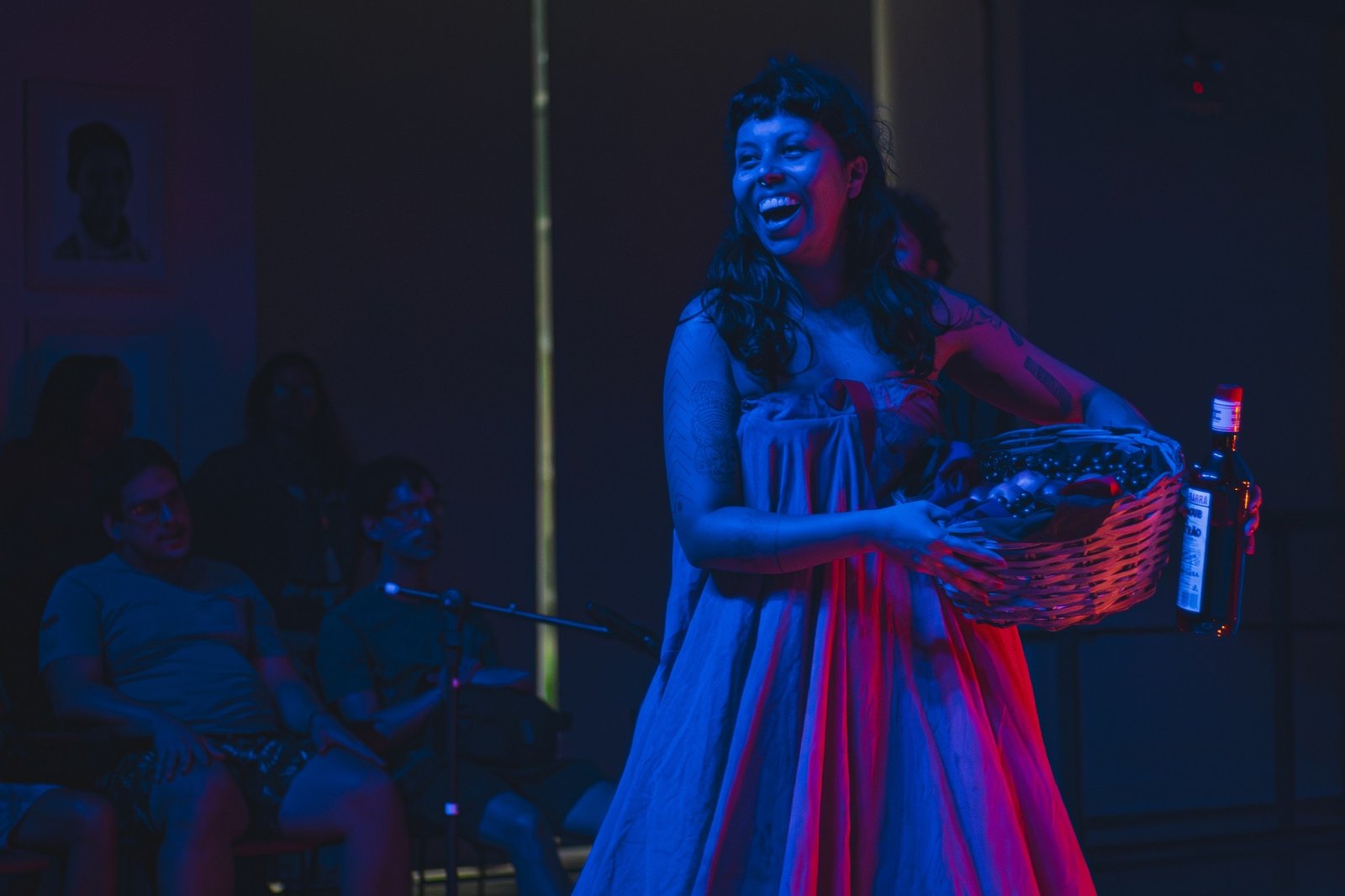 ESPETÁCULO TRUNQUEIRAS LEVA ESPIRITUALIDADE, DANÇA E PERFORMANCE AO TEATRO UNIVERSITÁRIO